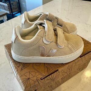 Toddler Veja Sneakers Esplar Winter Almond Sneakers, Size 8, New in Box